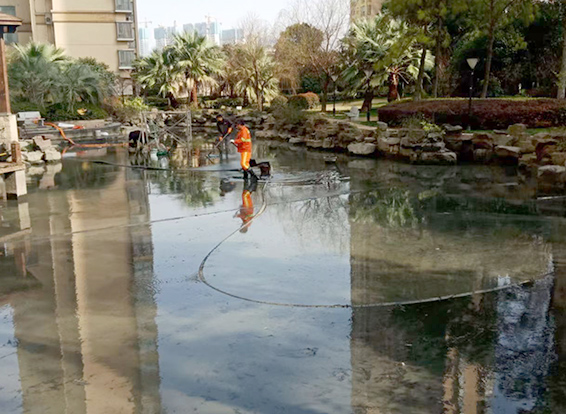 张掖景观池淤泥清理